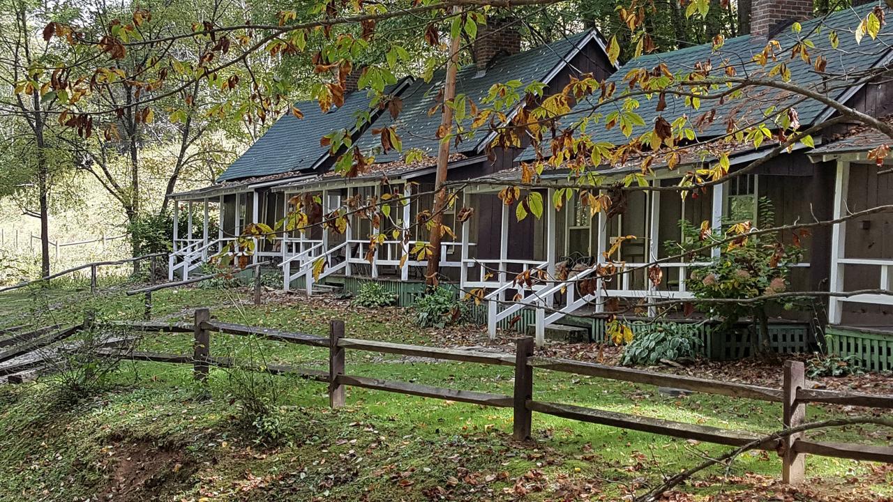 The Cabins At Healing Springs Crumpler Екстериор снимка