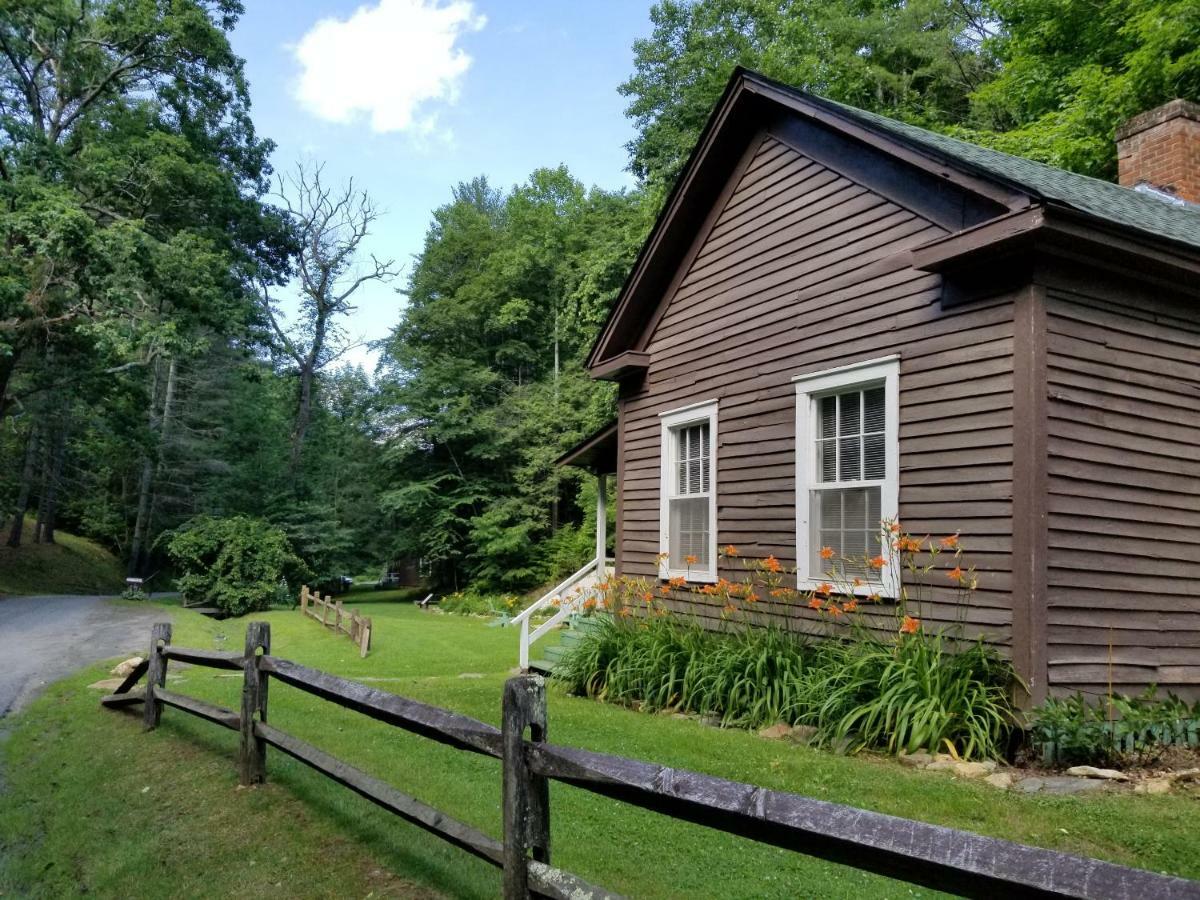 The Cabins At Healing Springs Crumpler Екстериор снимка